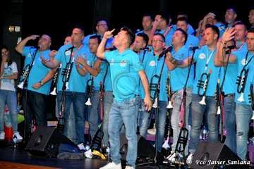 Presentación con éxito de la murga teldense Las Golisnionas (Foto Francisco Javier Santana)